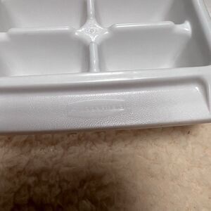2 Plastic Ice Cube Trays 2 Rubbermaid #2867